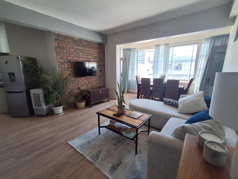 2 Bedroom Property for Sale in Sea Point Western Cape